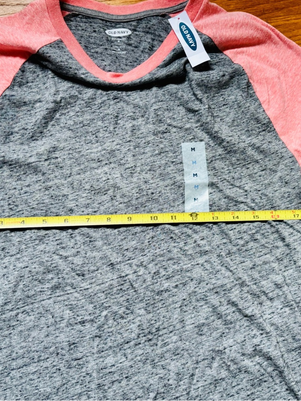 NWT Sz M Old Navy Soft Wash Gray Raglan Tee with Pink Sleeves - Picture 5 of 8